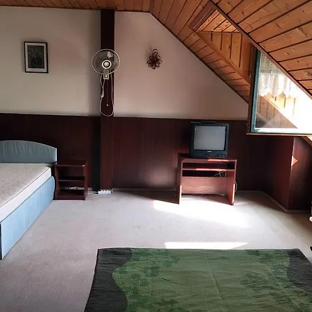 Tahiti Vendegpark 3* Tahitófalu